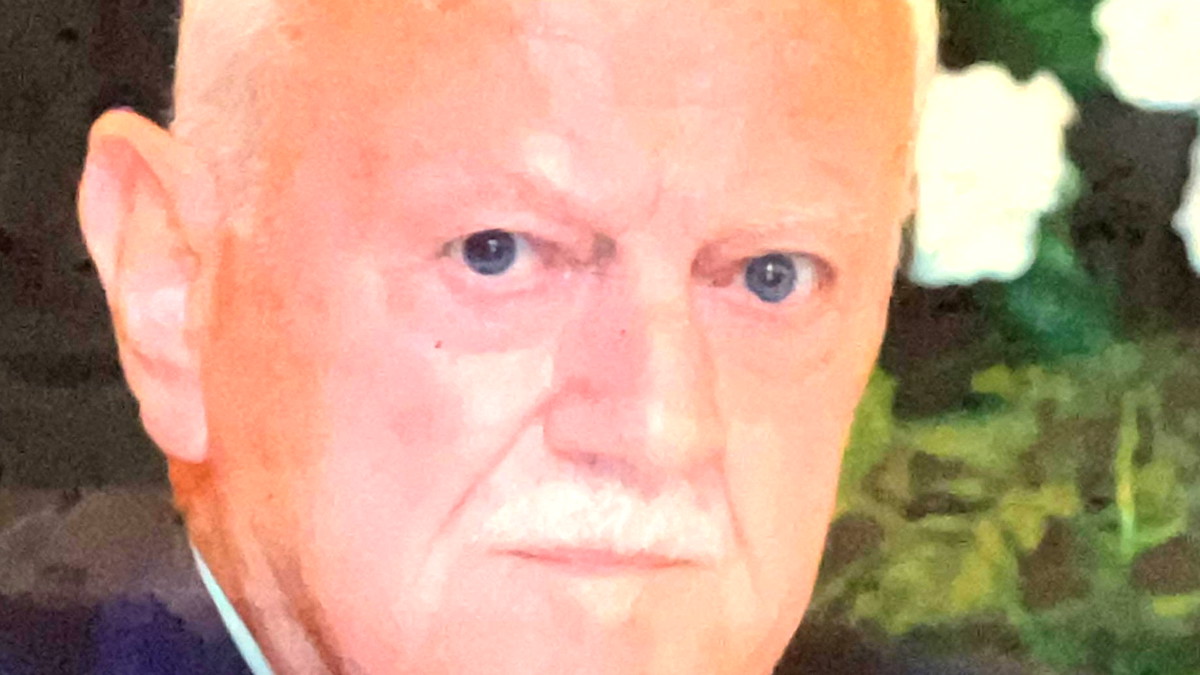 ناظر ومتولي وقف الجامع الأبيض، عاطف يوسف محمد علي الفاهوم في ذمة الله