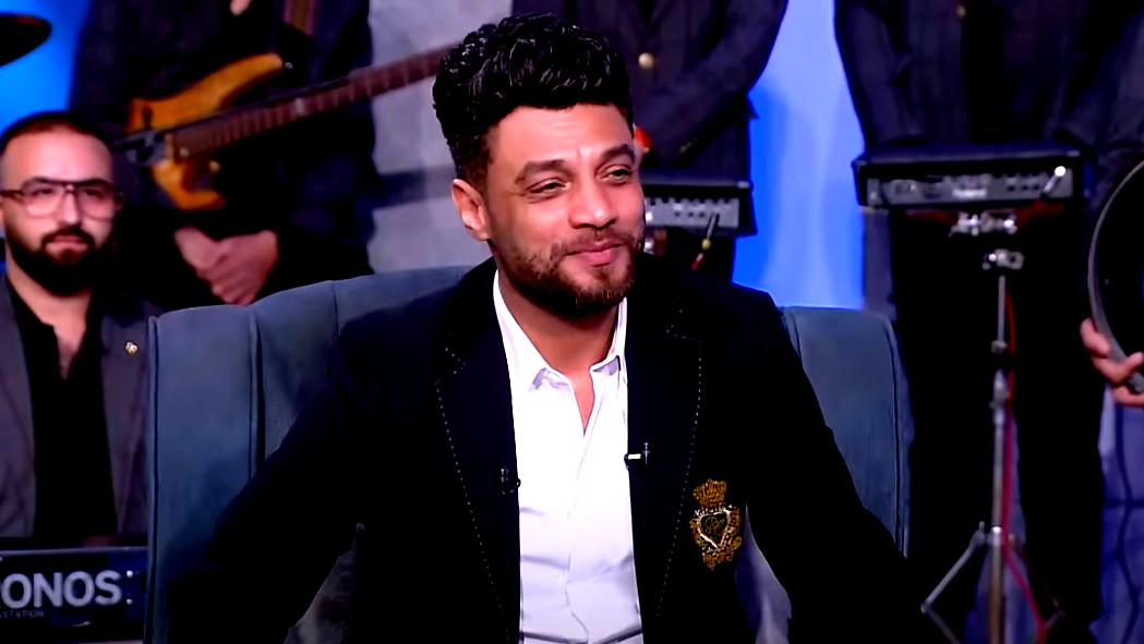 بعد أزمة صحية... وفاة المطرب الشعبي المصري أحمد عامر