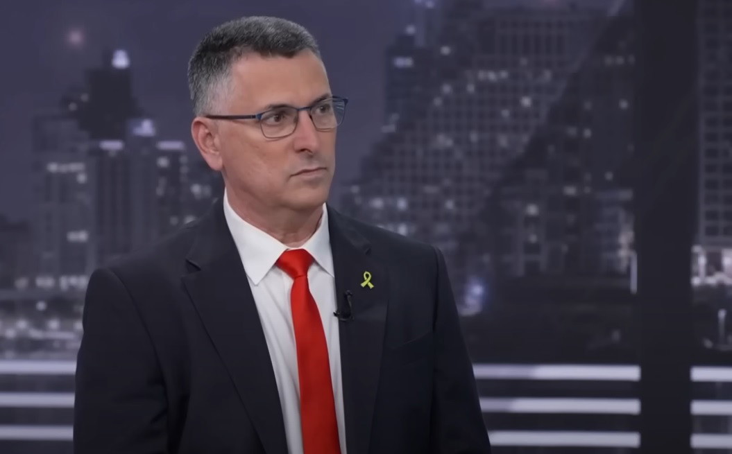 وزير الخارجية جدعون ساعر يدعو إلى إعادة فرض جميع العقوبات على إيران 