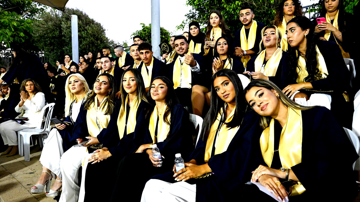 مدرسة أورط حلمي الشافعي في عكّا تحتفل بتخريج الفوج الثالث والخمسين من طلاب الثواني عشر