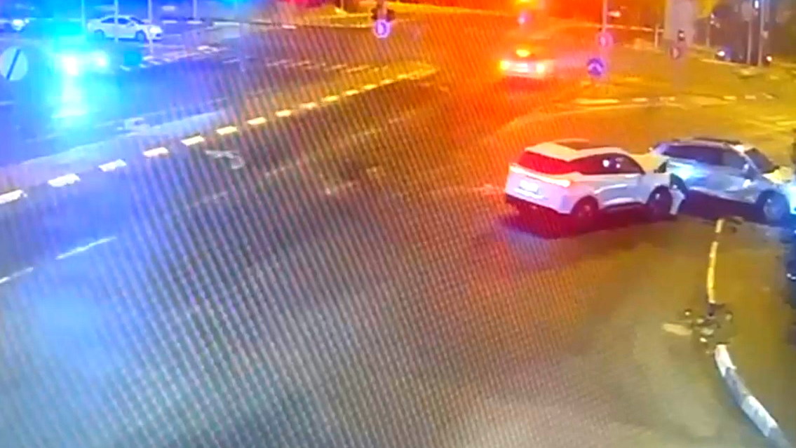 اتهام قاصر بالقيادة المتهورة دون رخصة والتسبب بحادث قرب مفرق يوكنعام