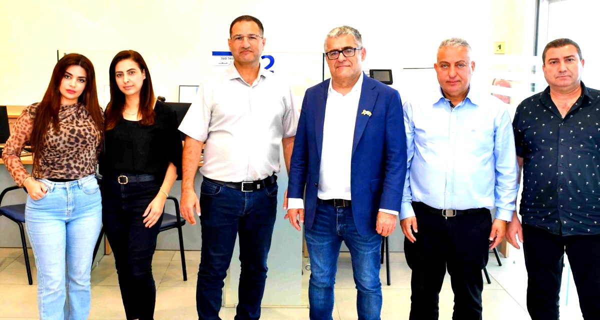 مسؤول كبير في بنك لئومي خلال جولة في الشمال: "ملتزمون بدعم الزبائن والمصالح الصغيرة في المنطقة"