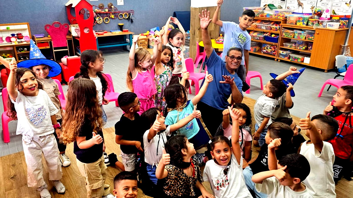 انطلاق فعاليات المخيمات الصيفية 2025 في المدارس الابتدائية بأم الفحم - 4500 طالب وطالبة في أجواء ترفيهية وتربوية مميزة