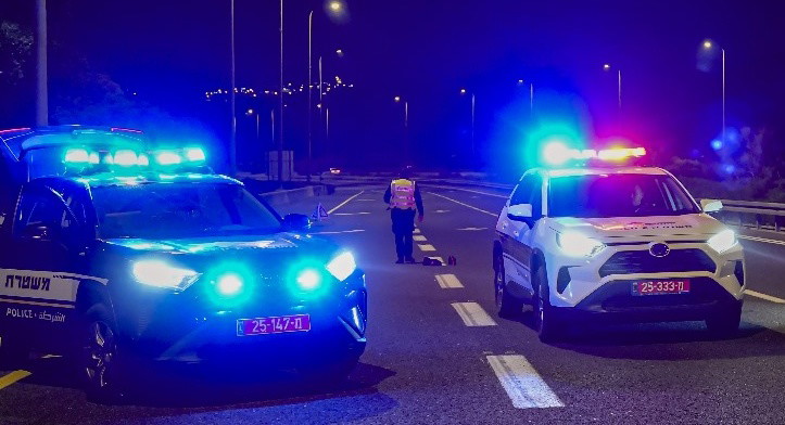 الشرطة: اطلاق النار على شاب من النقب قرب ريشون لتسيون حاول دهس شرطي 