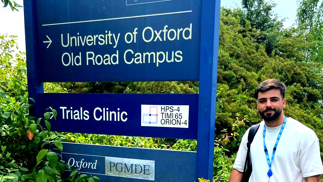 من جامعة النجاح إلى آفاق أكسفورد… الطالب عمر رابي من كلية الطب البشري والعلوم الطبية المساندة ينهي تدريباً سريرياً في مستشفى جون رادكليف في المملكة المتحدة