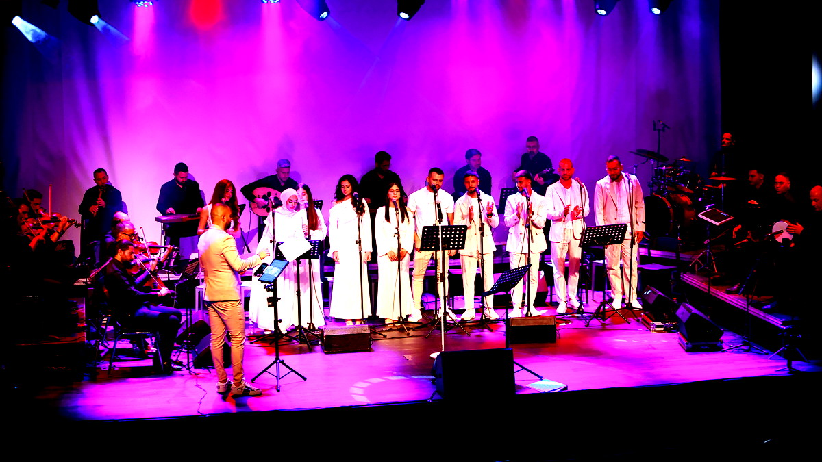 جوقة دوزنلي تتألق في الأمسية الموسيقية "ريترو" بمدينة سخنين