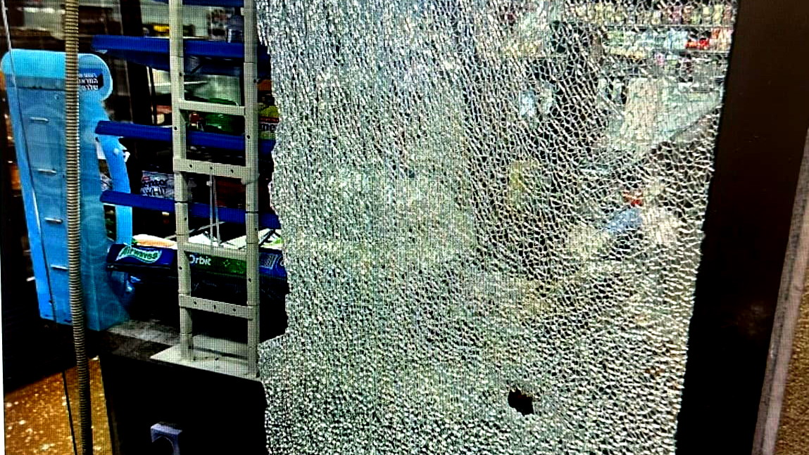 الخاوة والبروتكشن في المجتمع العربي:اعتقال مشتبه (42 عامًا) من سكان إبطن بشبهة شروعه بابتزاز سلسلة مخابز تحت التهديد وأطلاق النار من سلاح حيّ 