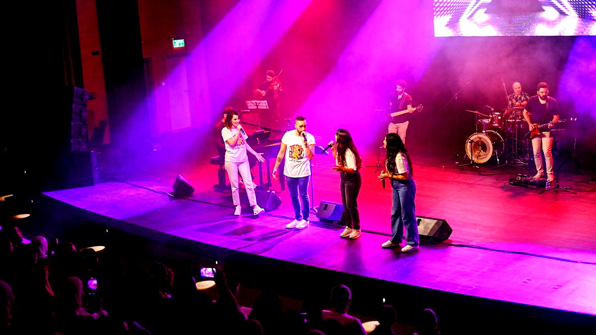  القصر الثقافي في كفر قرع ينظم عرضًا استثنائيًا ومُلهمًا للعمل الموسيقي الضخم "أيام العز"