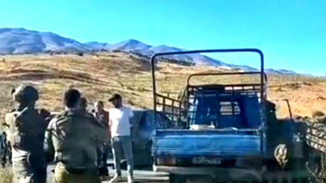 (فيديو) الجيش الإسرائيلي يعيد عشرات المواطنين الدروز بعد عبور السياج الحدودي إلى سوريا