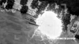 اسرائيل تقصف دبابات ومنصات صاروخية وسيارات مسلحة برشاشات ثقيلة كانت تتحرك نحو السويداء في سوريا