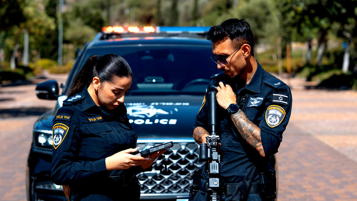 القدس: إلقاء القبض على مشتبه بسرقة شاحنة وبضائعها