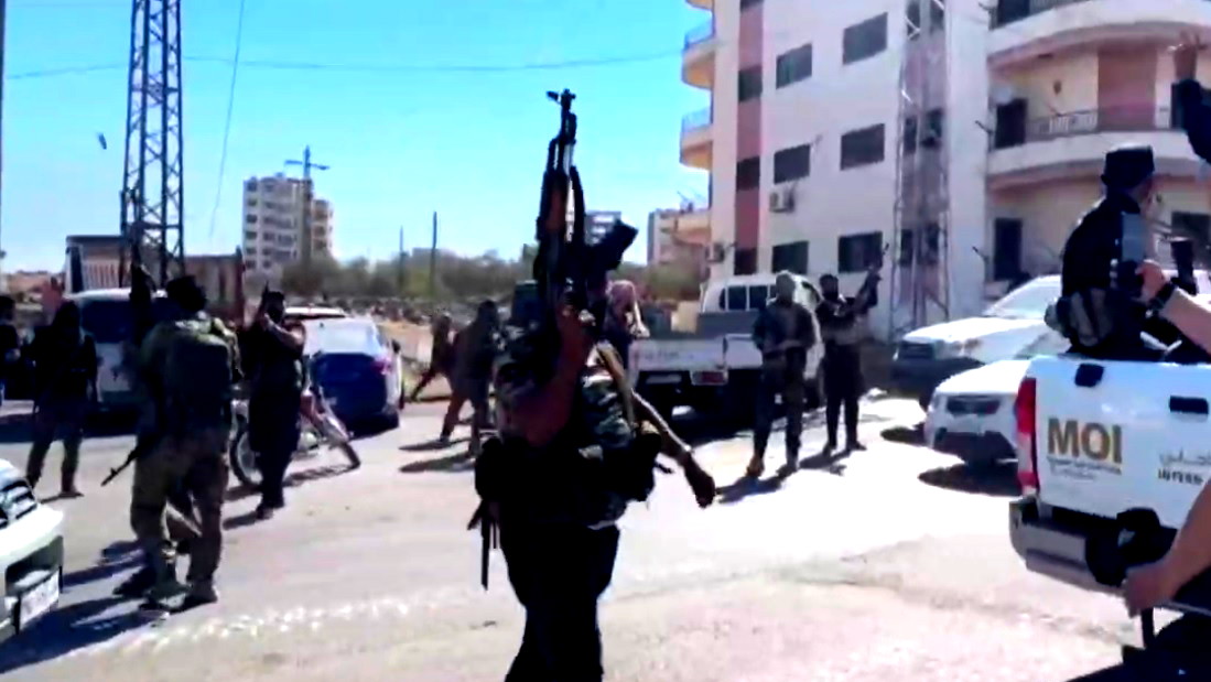 سوريا: اشتباكات عنيفة وغارات إسرائيلية تهز مواقع استراتيجية وتوقع خسائر كبيرة