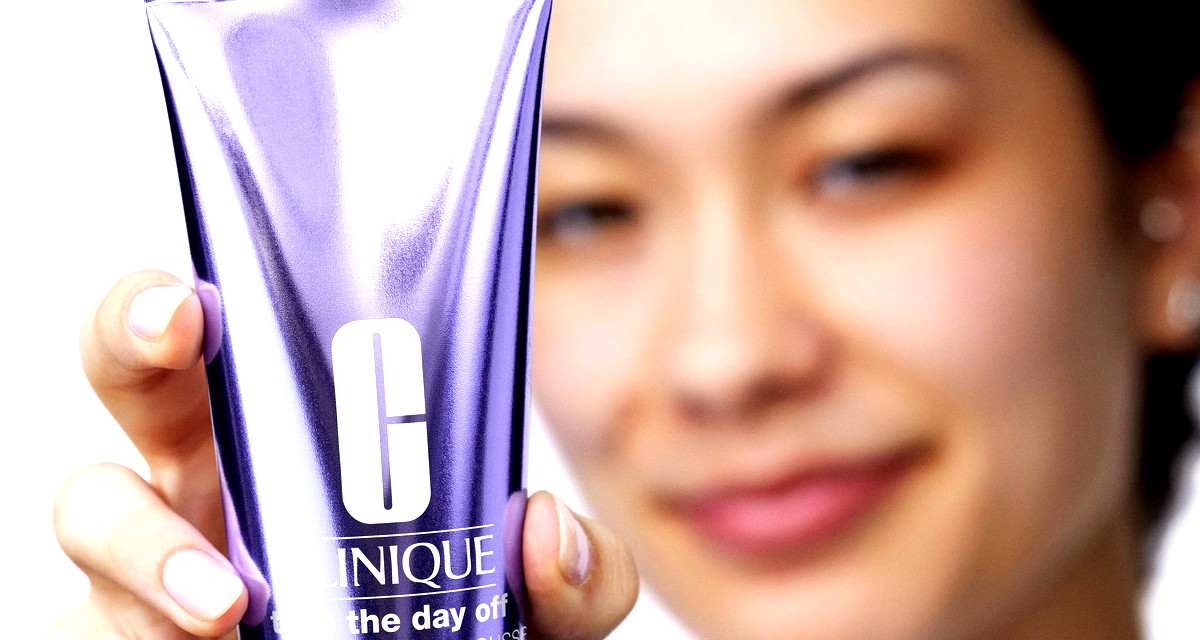 ماركة التجميل والعناية العالمية كلينيك تطلق منتجًا جديدًا ضمن سلسلة Take The Day Off™