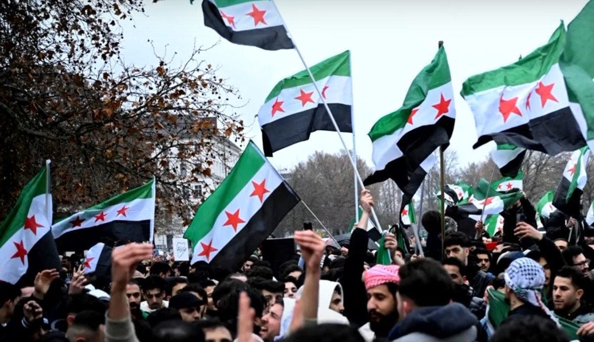 الرئاسة السورية: الأحداث المؤسفة بالجنوب سببها اتخاذ مجموعات خارجة عن القانون السلاح وسيلة لفرض أمر واقع 