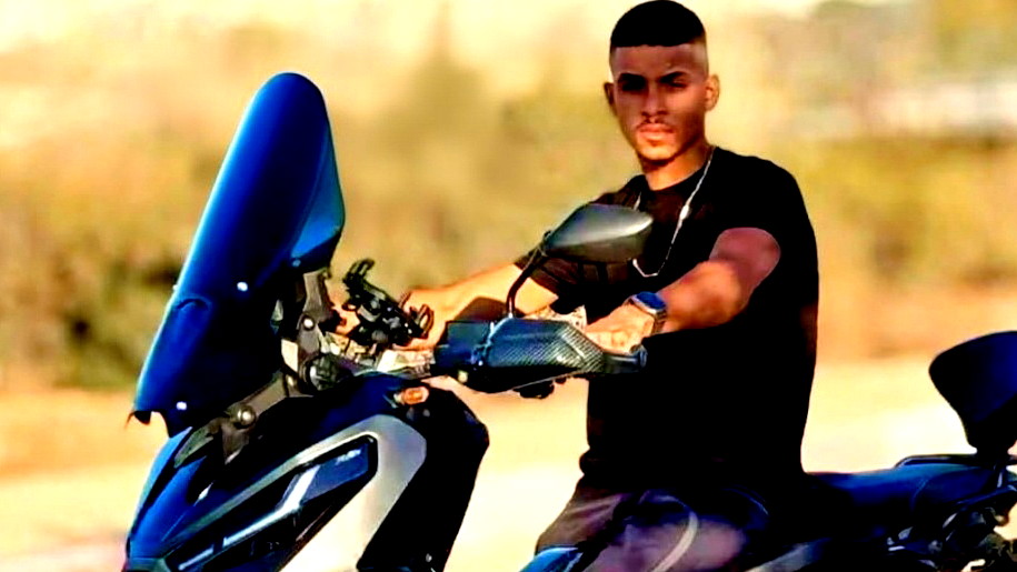 عائلة لوابنة: ابننا اياد الذي قتل برصاص الشرطة لم يكن ضالعاً بإطلاق الرصاص، وما يُنشر  كذب وافتراء