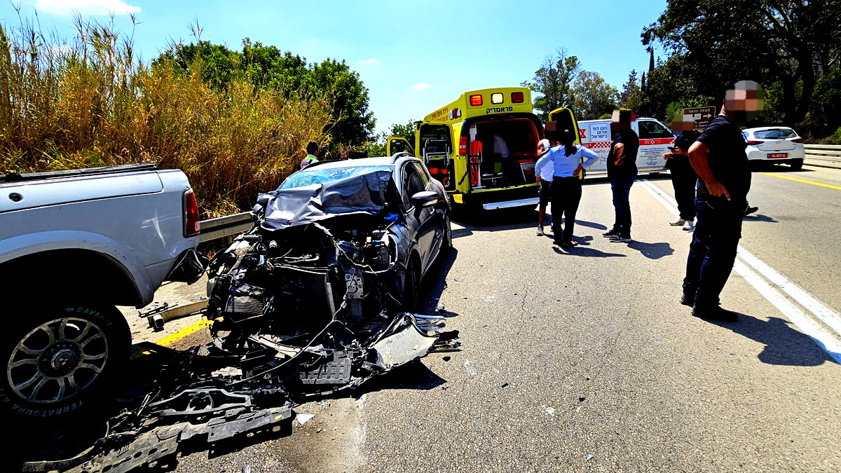 القدس: مصرع رجل  دهسته مركبة عابرة   بعد توقفه على جانب الطريق بسبب عطل فني في مركبته 