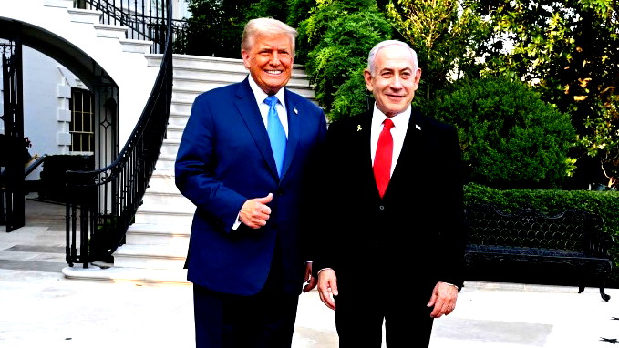 "بيبي يقصف كل شيء ويتصرف كالمجنون".. مسؤولون يشتكون نتنياهو لترامب بسبب سوريا