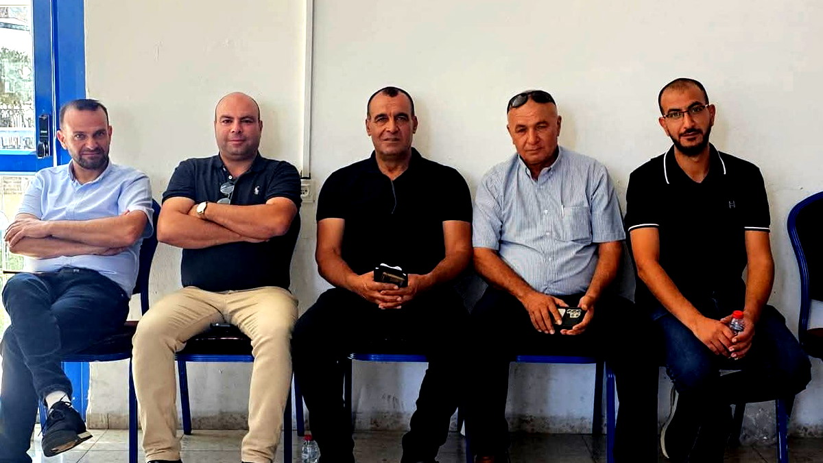 مشاركة لافِته لمديرة قسم المعارف العربية د. شيرين حافي ناطور ومفتشين من وزارة المعارف في يوم القمة العلمي الذي نظمهُ المجلس المحلي عين ماهل 