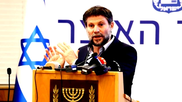 سموتريتش يتراجع عن تهديده بالاستقالة من الحكومة إذا أدخلت مساعدات إلى غزة