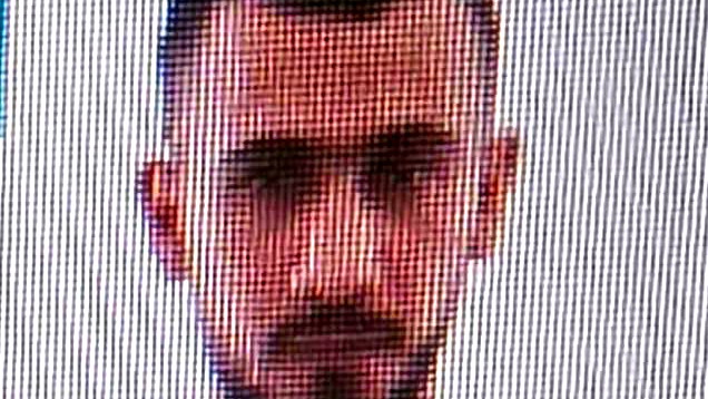 الشرطة تنشر صورة شاب من الطيبة - مطلوب للتحقيق على خلفية عملية الدهس في كفاريونا