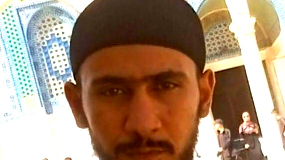 استمرار البحث عنه- الشرطة تنشر صورة محدثة للشاب من الطيبة المشتبه بتنفيذ عملية دهس الجنود في كفاريونا 