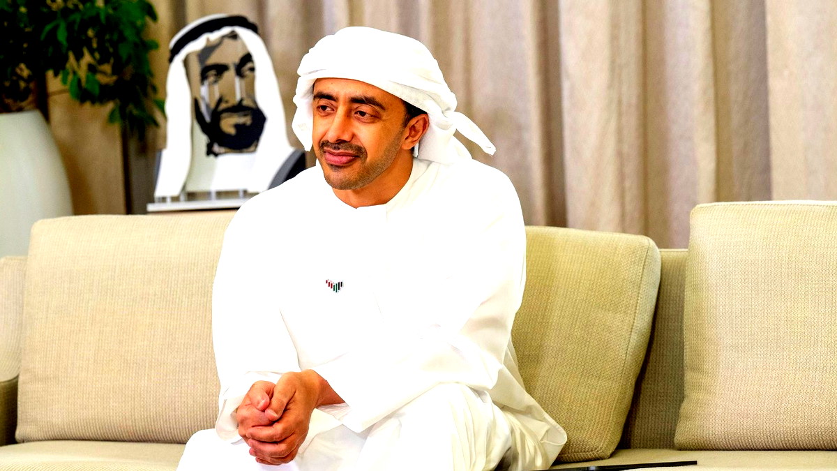 وزير الخارجية الإماراتي: سنستأنف إسقاط المساعدات الإغاثية على قطاع غزة