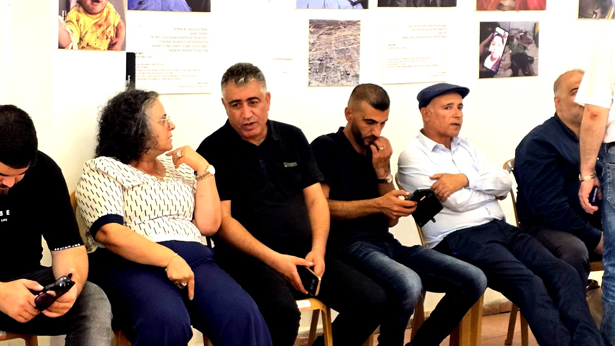 وفد من لجنة التوجيه العليا لعرب النقب يشارك في الإضراب عن الطعام