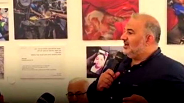 منصور عباس في مؤتمر لجنة المتابعة بيافا: أوقفوا الحرب والتجويع.. ولا سلام دون دولة فلسطينية مستقلة