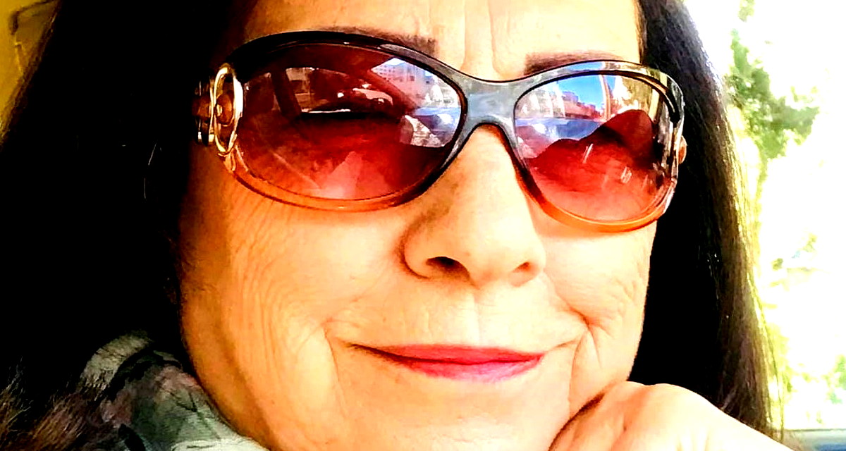 همسات مع نص "المغرور" للشاعرة تفاحة بطارسة