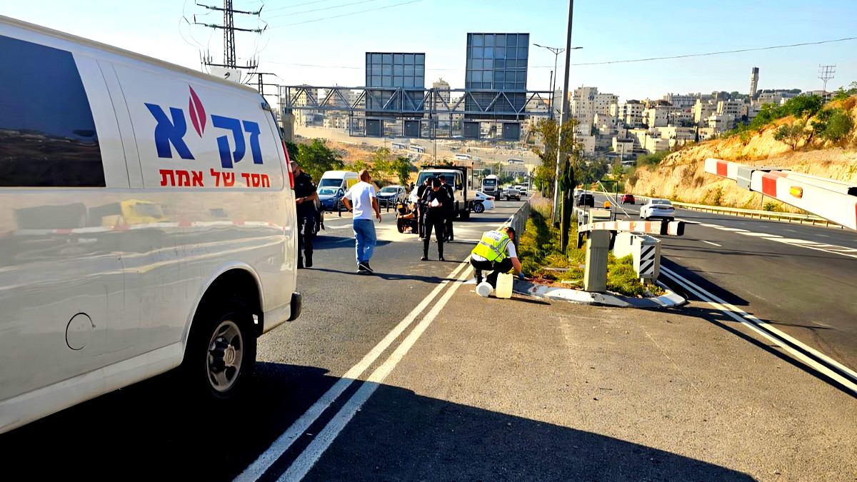 القدس: مصرع راكب دراجة نارية إثر حادث طرق مروع على شارع 1