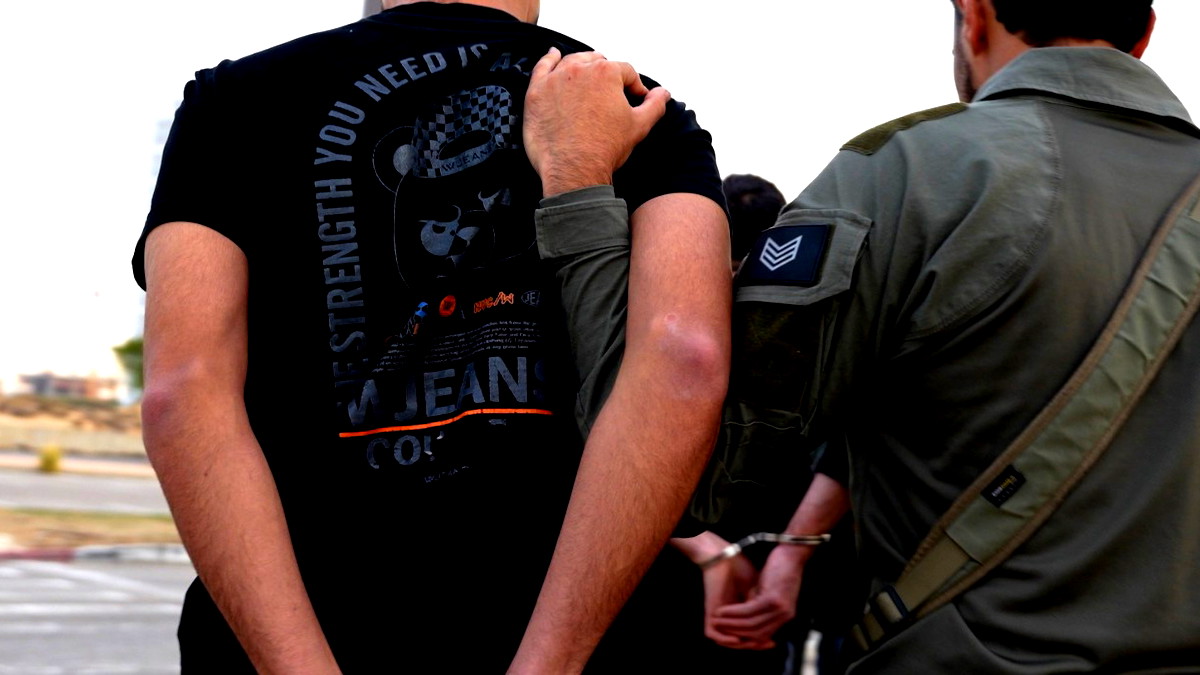 لوائح اتهام ضد 8 مشتبهين من  يركا وجت وباقة الغربية واللد بتهم تجارة أسلحة ومخلفات أمنية