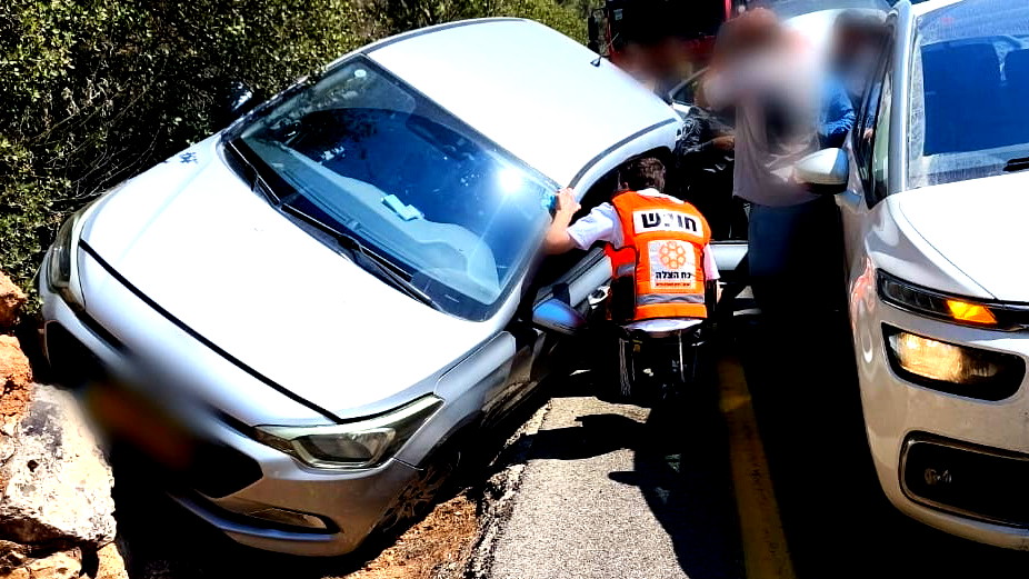 منطقة القدس: عمليات إنعاش لسيدة (54 عامًا) بعد أن فقدت وعيها أثناء القيادة