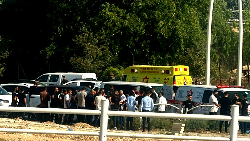 رهط: إصابة سائق سكوتر كهربائي (14 عامًا) بجراح خطيرة إثر اصطدامه بمركبة