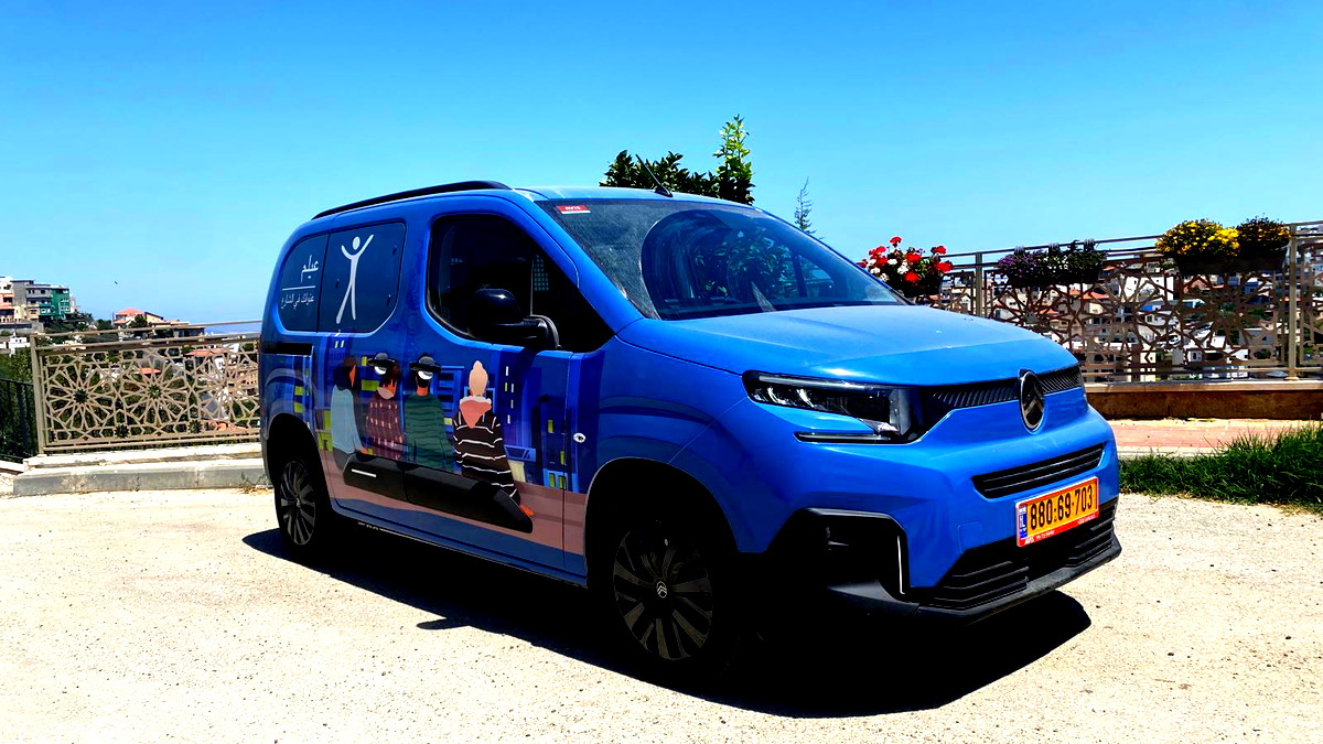 بلدية كفرقرع: تطلق مشروع "السيارة المتنقلة" لاحتضان الشباب في ضائقة