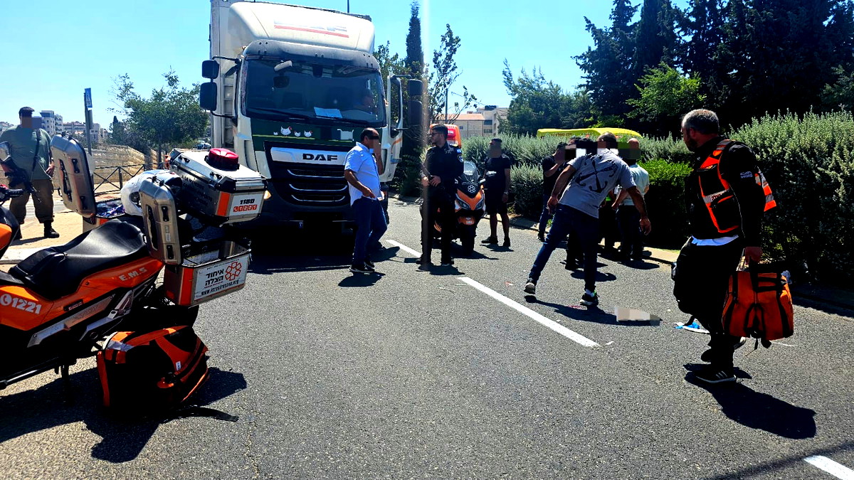 إصابة مسنة بجراح خطيرة جراء تعرضها للدهس في بيت حنينا