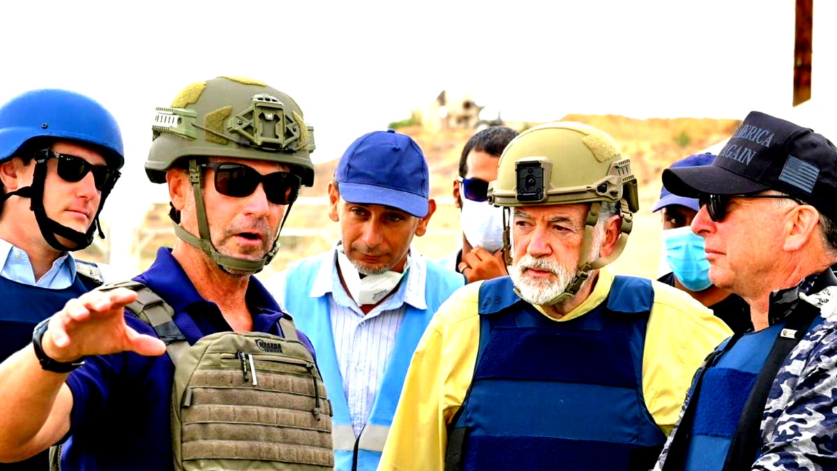 ويتكوف وهاكابي يتفقدان مركز المساعدات في رفح وسط تفاقم المجاعة في القطاع