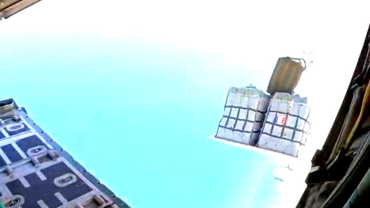 الجيش الإسرائيلي: إنزال 126 رزمة مساعدات إنسانية في قطاع غزة بمشاركة 6 دول