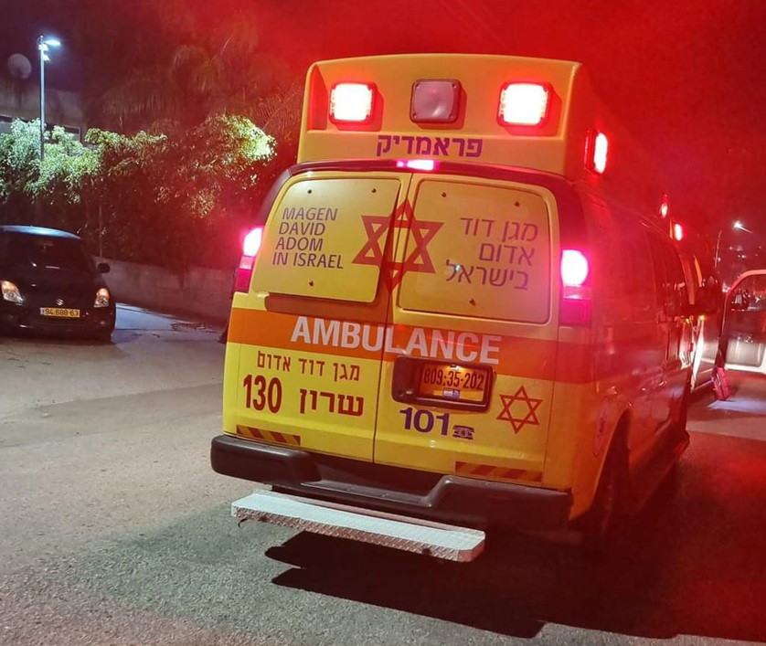 إصابة شاب بجراح متوسطة جراء تعرضه لحادثة عنف في جسر الزرقاء