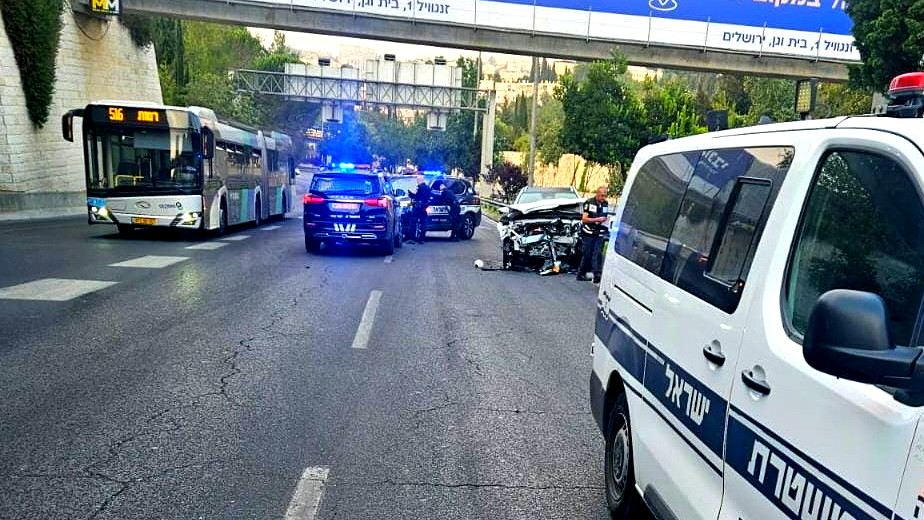 منطقة القدس: إصابة شاب (38 عامًا) بجروح حرجة إثر حادث طرق بين مركبتين بالقرب من كريات موشيه