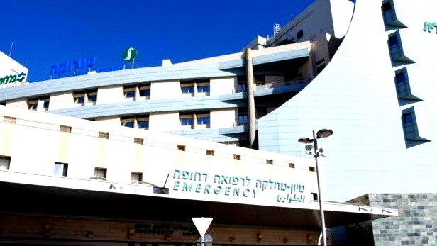 إصابة رجل بجراح خطيرة بعد أن دهسته شاحنة في بئر السبع