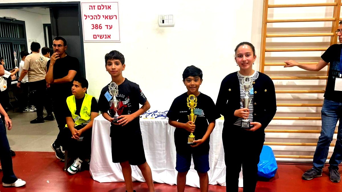  إنجاز بطعم التحدي: ندى خلف تتألق وتحصد كأس المرتبة الثانية في بطولة جلجولية المفتوحة للشطرنج!