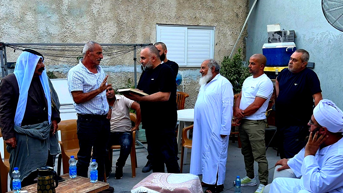 الرملة: عائلة أبو لبن تحلف اليمين براءتها بقتل الشابين سعيد وعدي شعبان