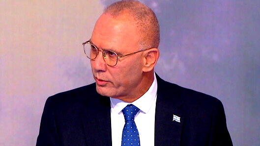 تقرير عبري عن فضائح السفير الإسرائيلي يوسي شيلي لدى الإمارات وتأثيرها على العلاقات مع أبو ظبي