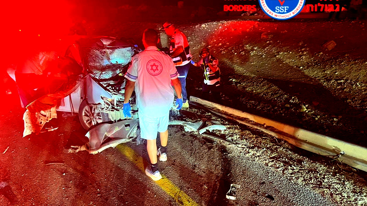 إصابة رجل بجراح متوسطة جراء حادث طرق على شارع 90