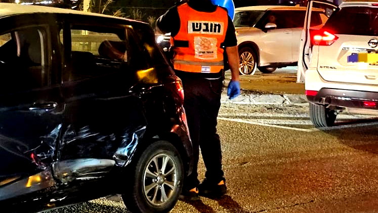 كفرقاسم: إصابة 3 أشخاص بجراح متفاوتة إثر حادث طرق- بينهم شابة بحالة متوسطة