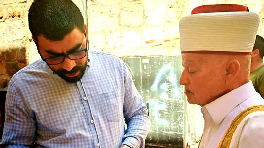 إبعاد مفتي فلسطين والديار المقدسة سماحة الشيخ محمد حسين عن المسجد الأقصى المبارك لمدة ٦ شهور.