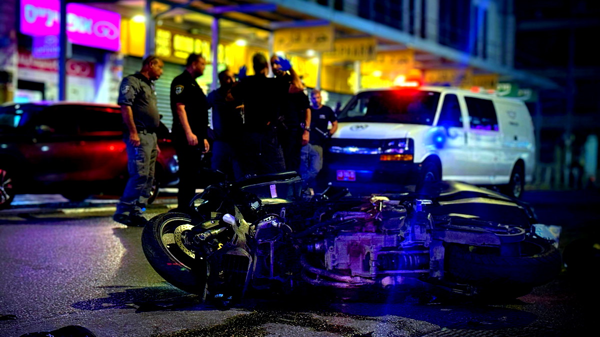 اتهام شابين من الرينة بإطلاق رصاص بإتجاه محلات تجارية في الناصرة اثناء تواجد زبائن بداخلها، 