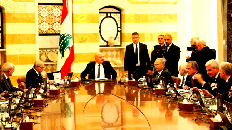 الحكومة اللبنانية توافق على مقترح أمريكي لنزع سلاح "حزب الله"