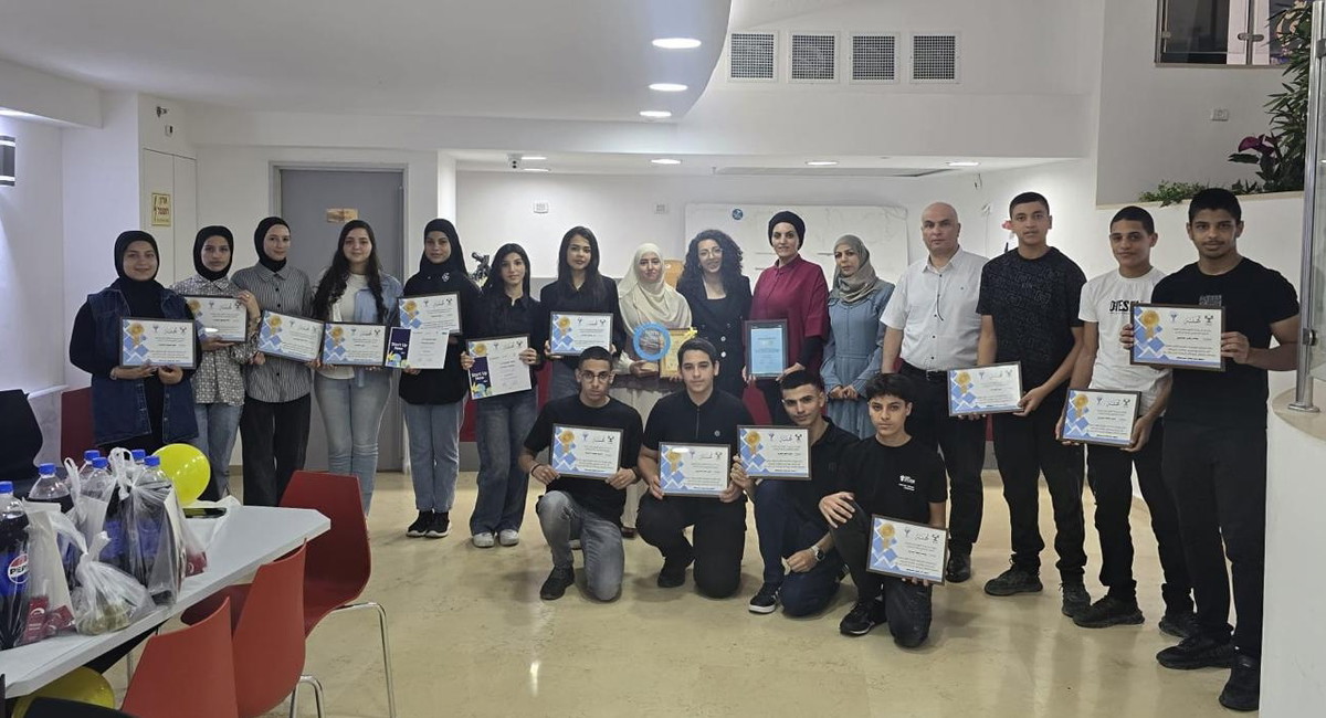 تكريم طلاب &quot;يونستريم&quot; لفوزهم بالمركز الأول قطريًا وابتكارهم تطبيق &quot;إشارة&quot; لخدمة ذوي طيف التوحد 
