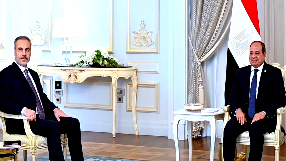 لقاء مصري-تركي يؤكد ضرورة إدخال المساعدات الإنسانية ووقف التصعيد الإسرائيلي في غزة